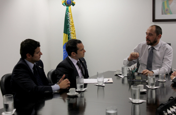 Advogado-Geral da União afirma que Lei Orgânica e reestruturação da carreira de apoio serão prioridades em 2012