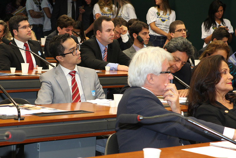 Câmara realiza primeiro debate sobre PLP 205