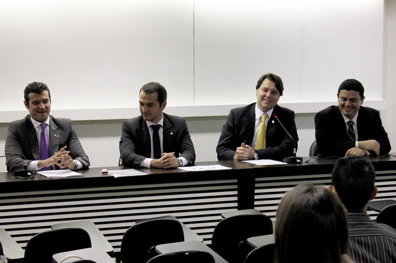 Presidente do SINPROFAZ reforça status constitucional da AGU