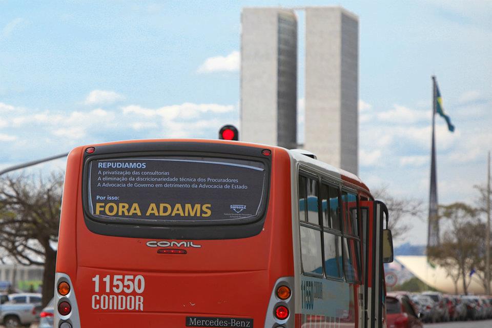 Campanha “Fora Adams” repercute na imprensa