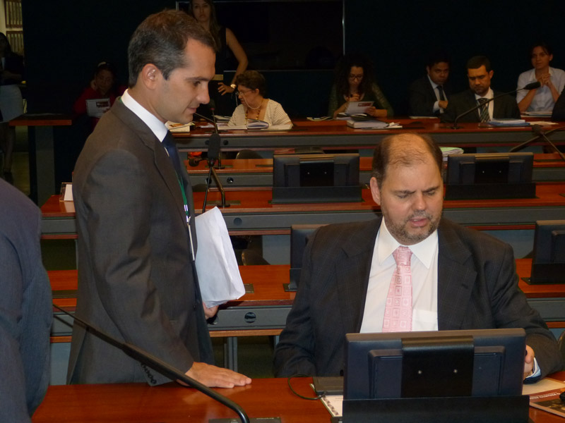 PLP 205/12: SINPROFAZ protesta contra cancelamento de audiência pública