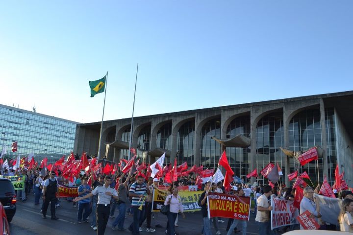 Advocacia e Defensoria Públicas Federais integram grande ato público em Brasília