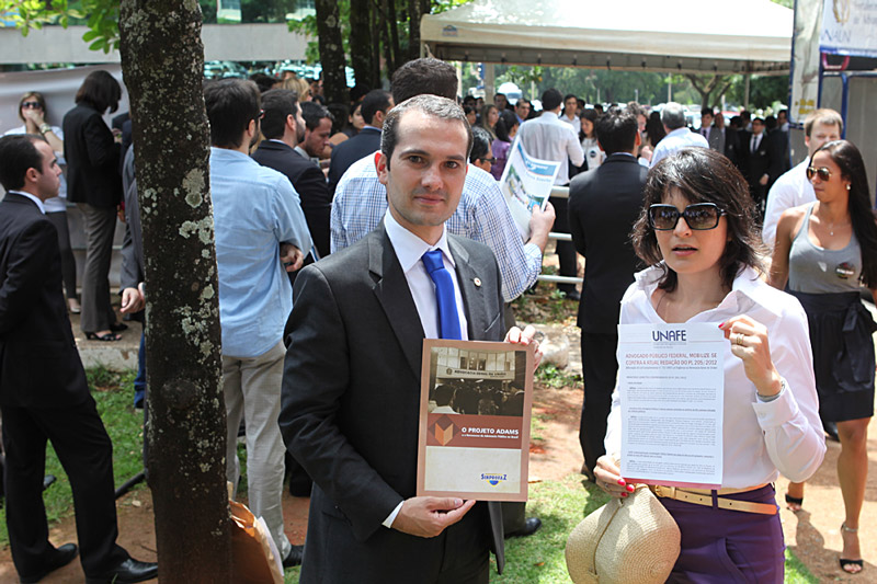 SINPROFAZ reforça movimento Fora Adams em mobilização na AGU