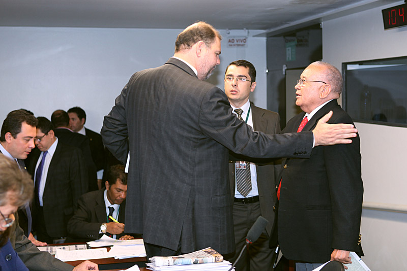 PLP 205/12: SINPROFAZ faz plantão na Câmara