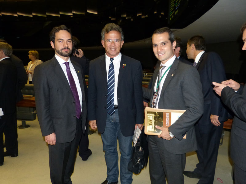 Lei Orgânica: Advogados públicos protestam na Câmara contra PLP 205