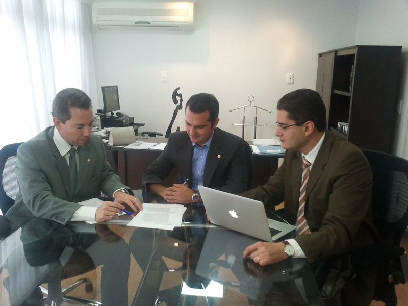 Presidente e vice do SINPROFAZ adiantam planejamento para 2012