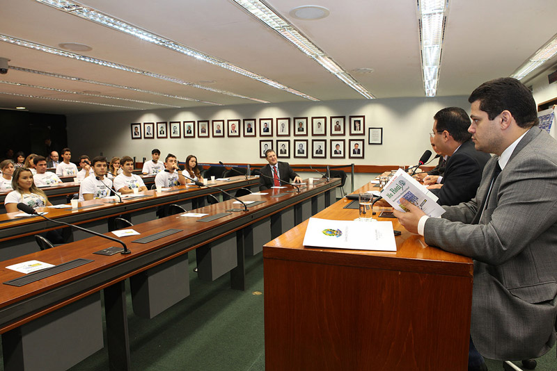 “Quanto Custa o Brasil pra Você” em debate na Câmara
